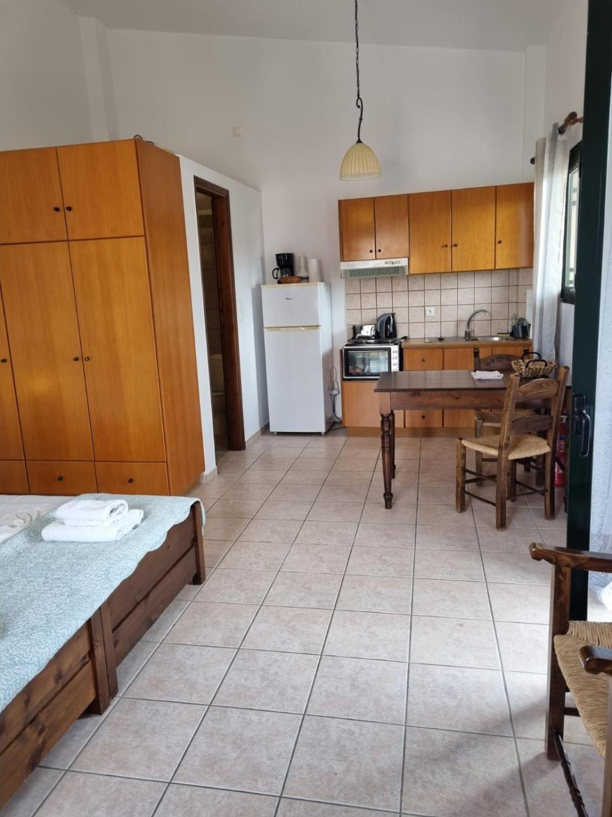 Irida Apartments -Ex Blazis House Almyrida  Bagian luar foto